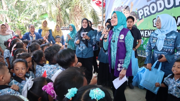 Desa Tapis Dicanangkan di Muara Tenang, TP PKK Lampung Dorong Penguatan Kesejahteraan Keluarga