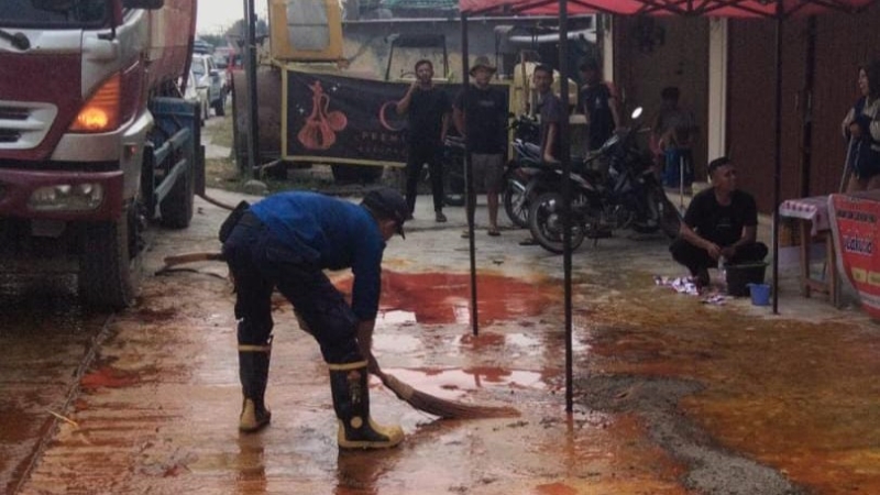 Kecelakaan Dua Mobil CPO Picu Tumpahan Minyak di Jalan Natar Lampung Selatan