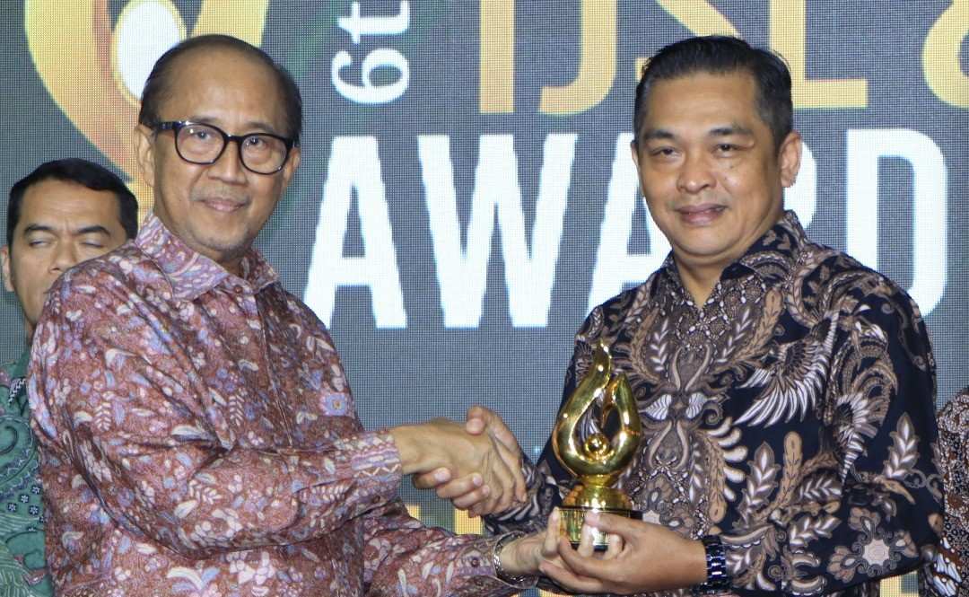 Komitmen TJSL Berbuah Prestasi, Pusri Raih Dua Gold Award Nasional