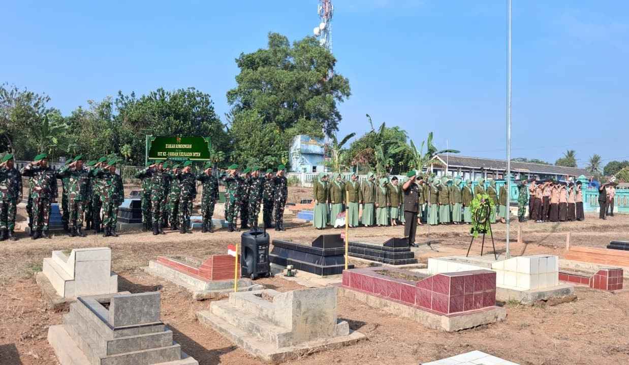 HUT ke-1 Kodam XXI/Radin Inten, Kodim 0427/Way Kanan Gelar Ziarah ke Makam Veteran