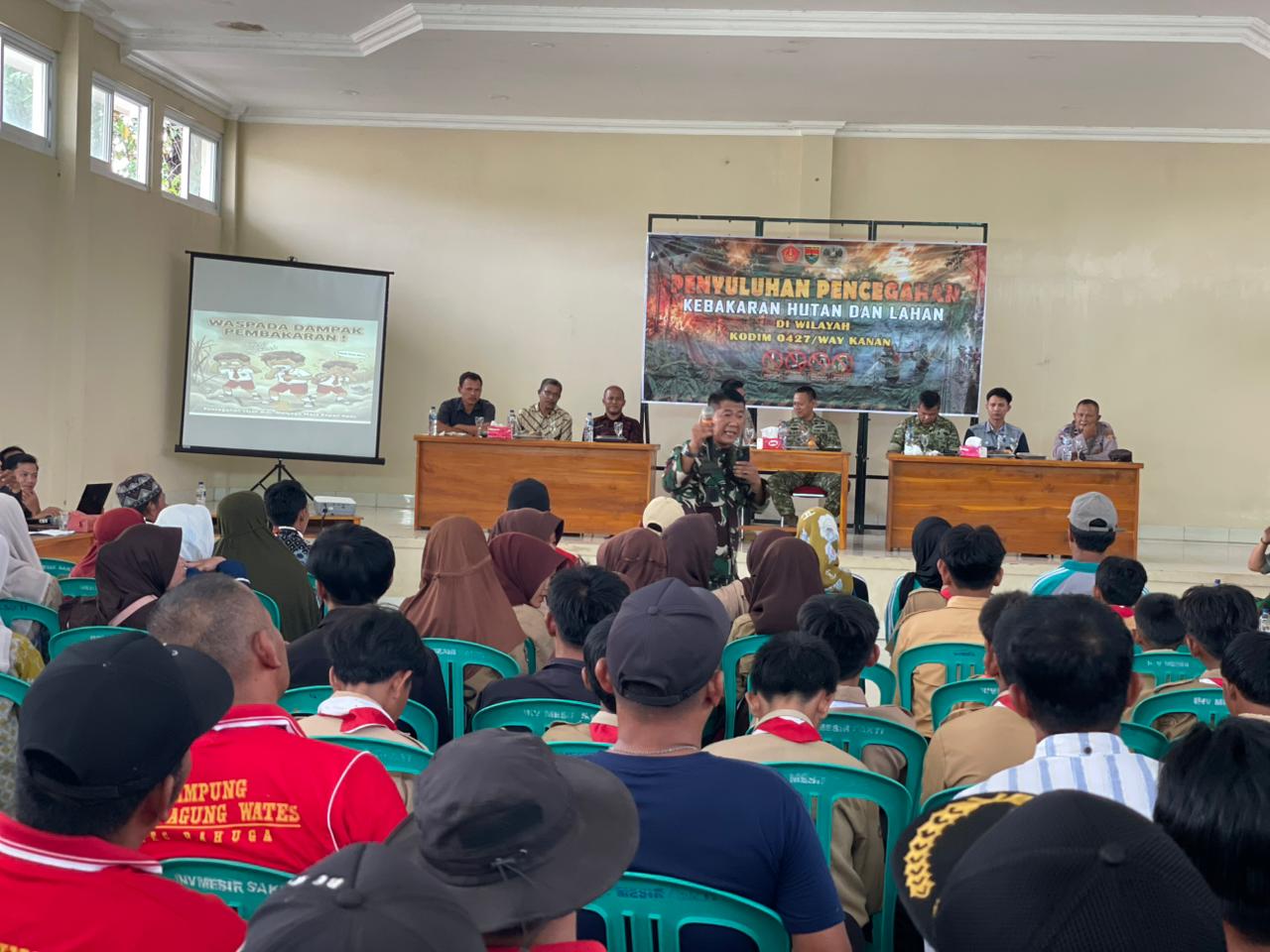 Cegah Karhutla di Way Kanan, Mabes TNI Beri Pembekalan Ratusan Warga Bahuga