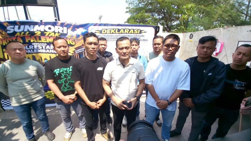 Kapolrestabes Palembang Berbaur dengan Komunitas Motor, Dorong Hobi Jadi Kegiatan Positif